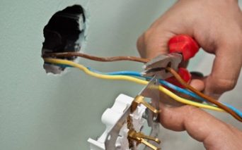 Lampista de Urgencia o Electricista en Barcelona